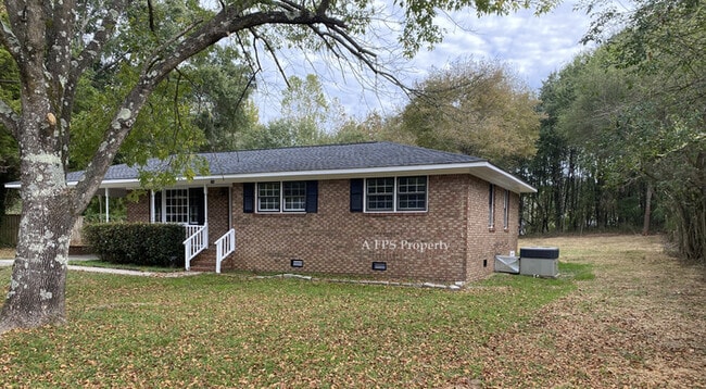 Building Photo - 194 Clairmount Dr SE