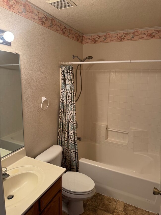 Building Photo - Ready For Move-In! Two-Level Townhome with...