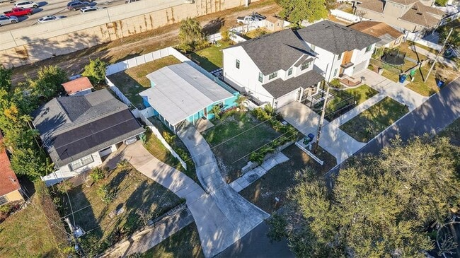 Building Photo - 3117 W La Salle St