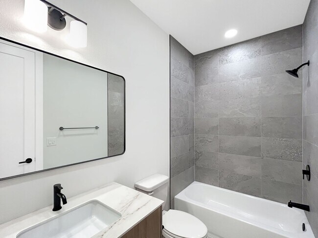 Building Photo - Resort-Style Living at Dovetail | 2 Bed / 2 Bath | Gated Entry