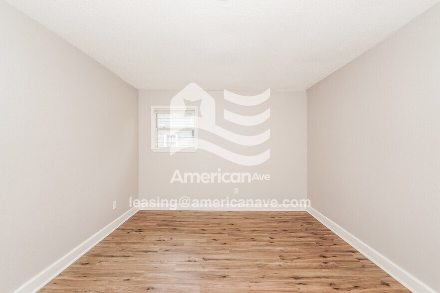 Building Photo - 235 S Park Rd SW