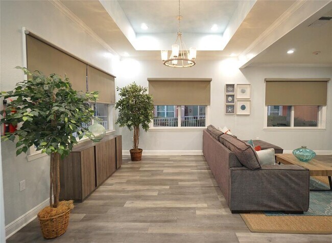 Building Photo - 5000 Culbreath Key Way