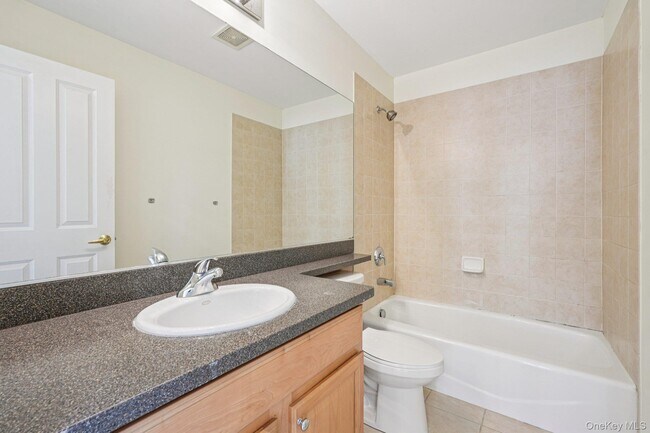 Building Photo - 2 Leeward Dr