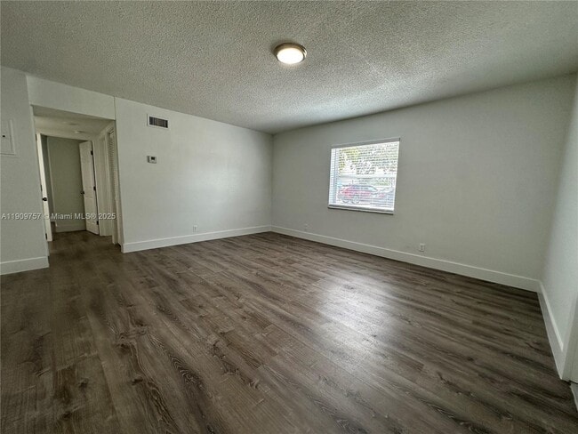 Building Photo - 3616 NE 11th Ave