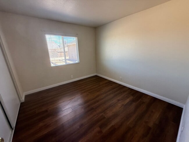 Building Photo - Beautiful Home In Apple Valley Vineyards-4...