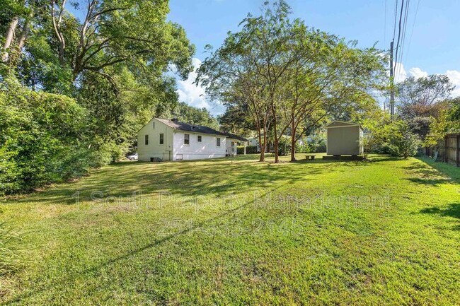 Building Photo - 5259 Border Dr S