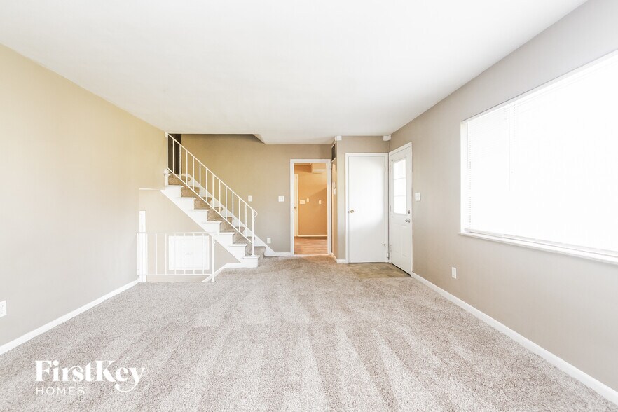 Building Photo - 3223 Vincz Dr