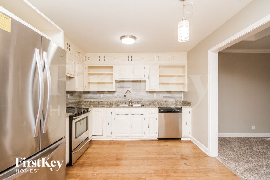 Building Photo - 439 W Margaret Terrace