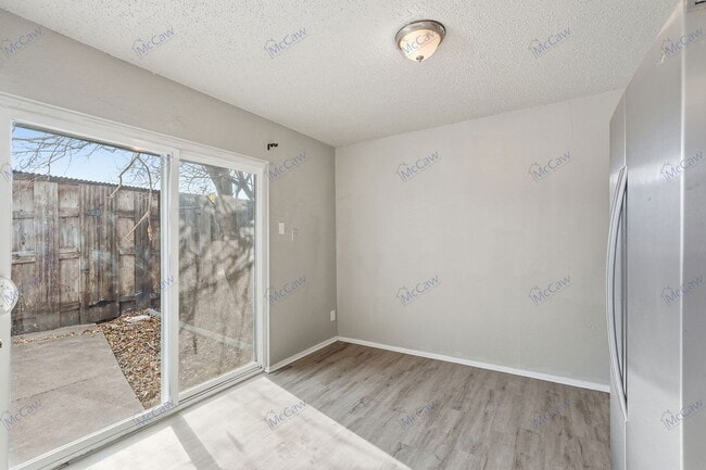 Building Photo - 304 Candlewood Ln