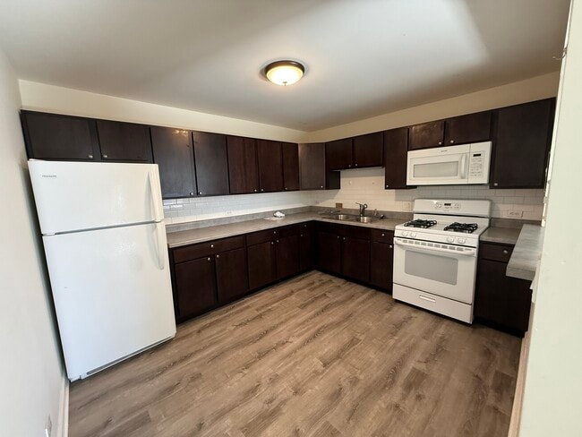 Building Photo - 1039 College Ave