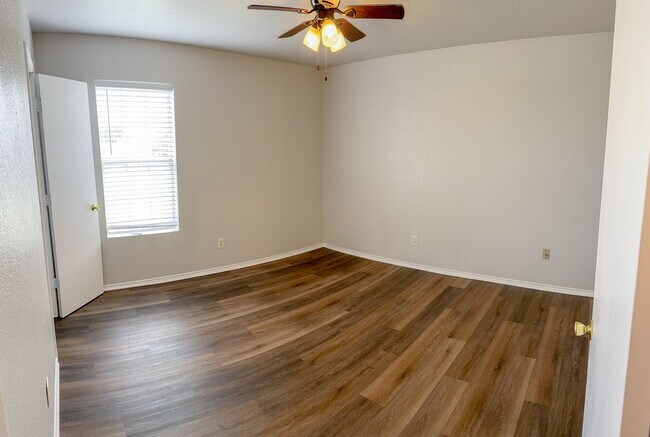 Building Photo - Available NOW This charming 1 story, 3 bedroom, 2 bath house could be your next home! Beautiful w...