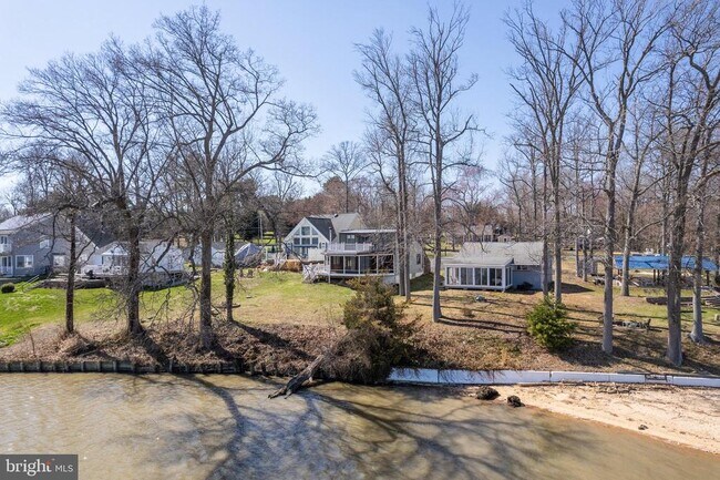 Building Photo - 26 Park Ln