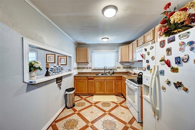 Building Photo - 170 Mesa Verde