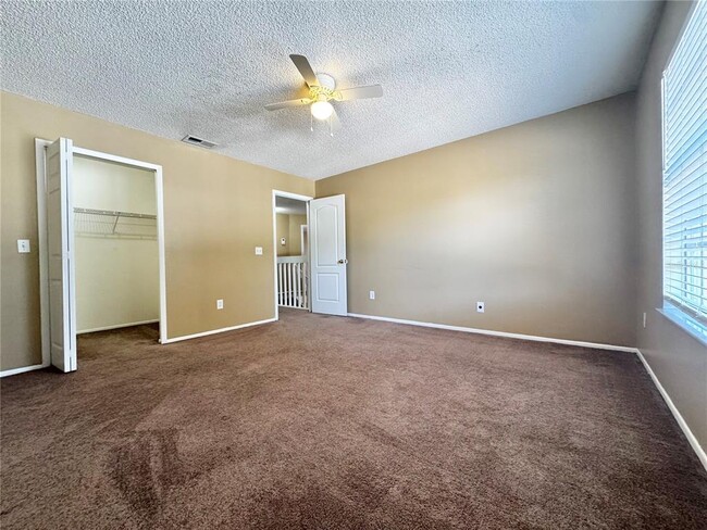Building Photo - 305 Sterling Lake Dr