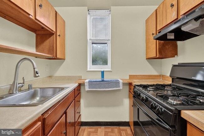Building Photo - 3060 16th St NW