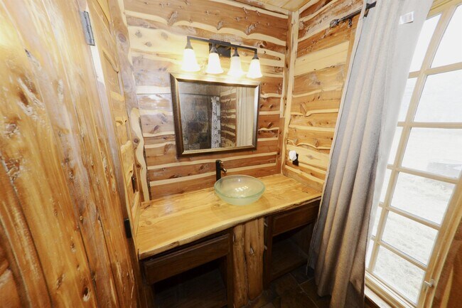 Building Photo - 5287 Carpenters Bluff Rd