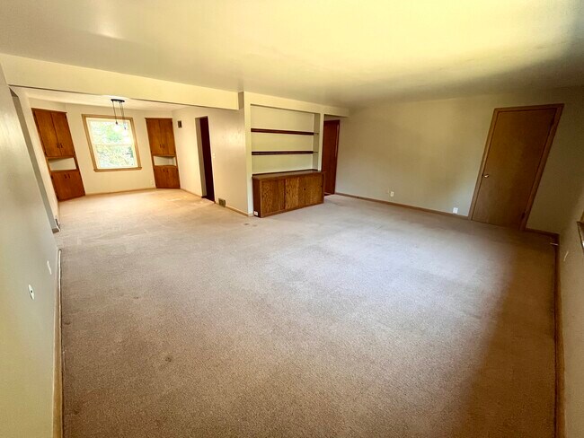 Building Photo - 1663 N 116th St