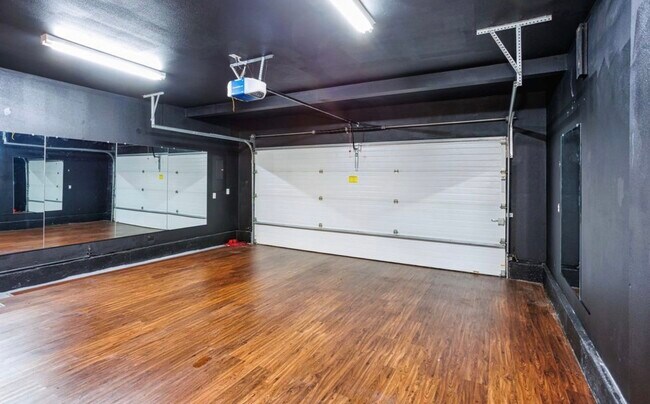 Building Photo - 1018 NE Mariners Loop