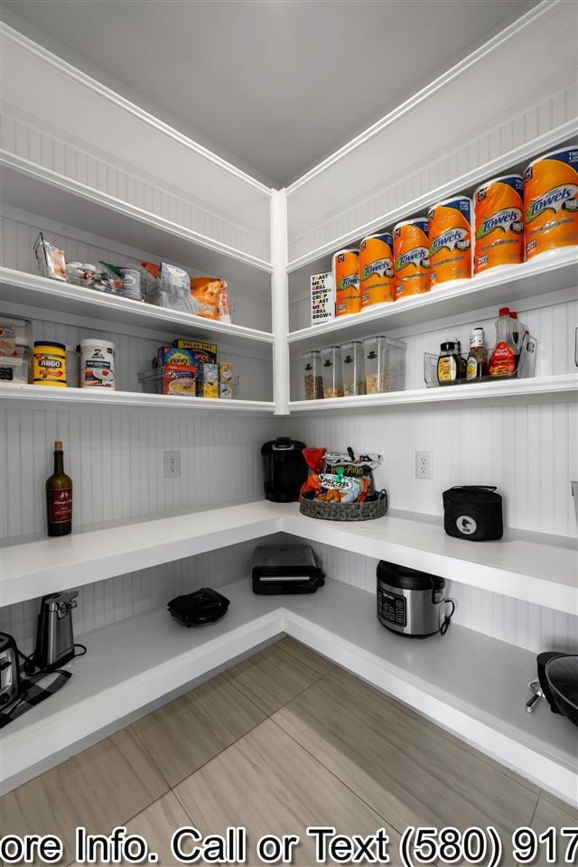 Building Photo - 6309 SW Oakmont Blvd