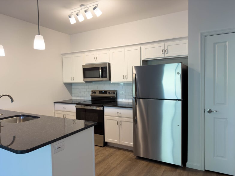 Building Photo - Briar Ridge Commons