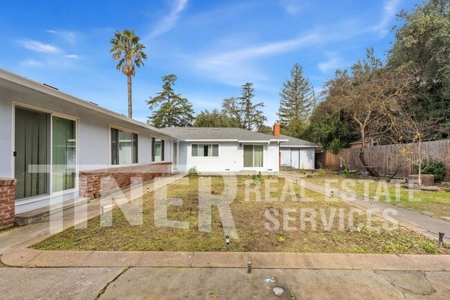 Building Photo - 6218 Stanley Ave