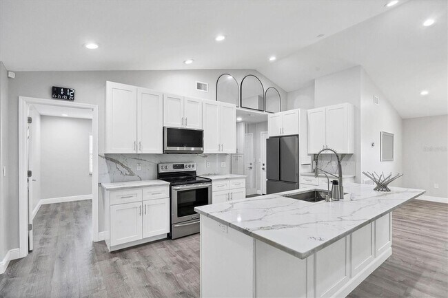 Building Photo - 618 Eastpointe Ct