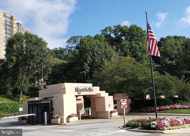 Building Photo - 5901 Mt Eagle Dr