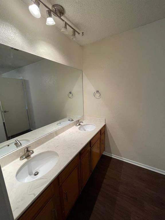 Building Photo - 3212 Kittyhawk Cove