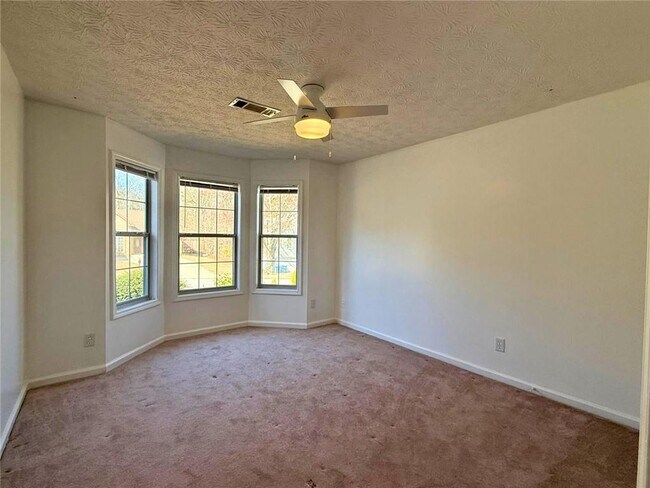 Building Photo - 2029 Manor Oak Ln NE