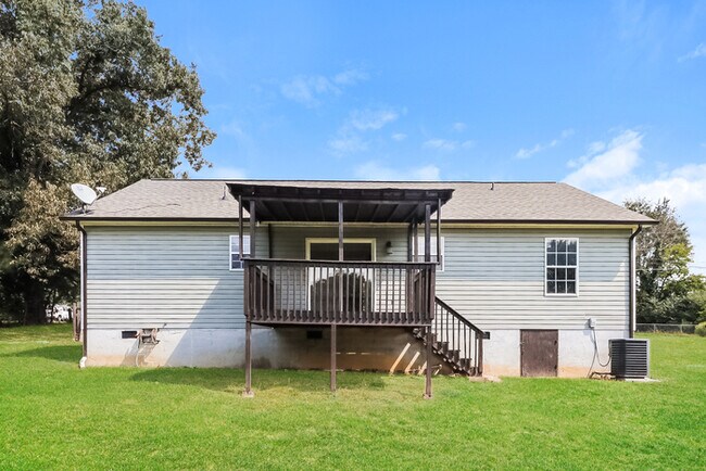 Building Photo - 156 Cook Rd NW