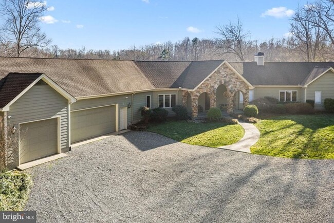 Building Photo - 3535 Meadow Rd