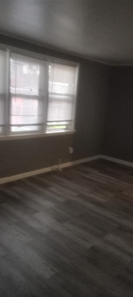 Building Photo - 7356 S Perry Ave