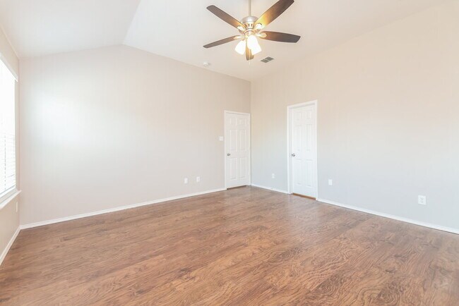 Building Photo - 2031 Brook Meadow Dr