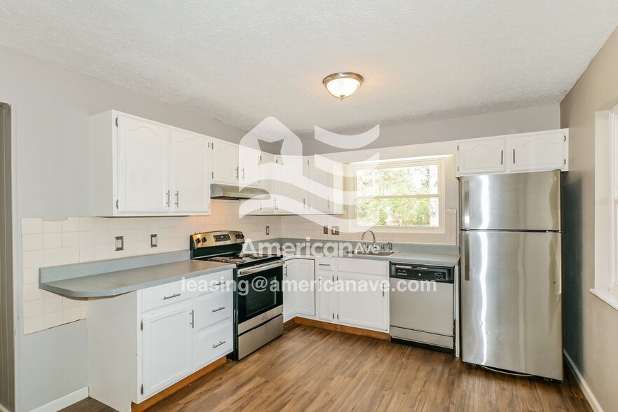 Building Photo - 2275 Cottontail Dr