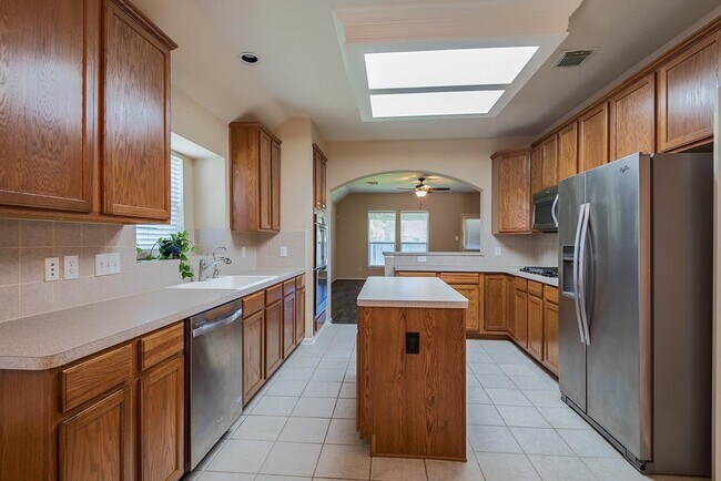 Building Photo - 23 Heron Hollow Ct