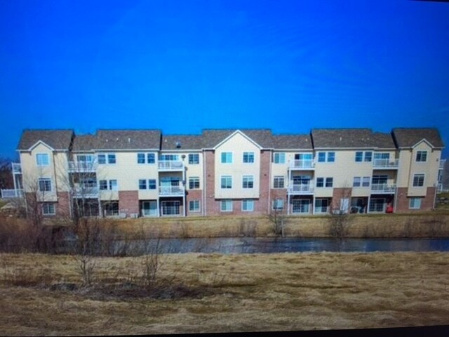 Building Photo - 108 Paradise Cir