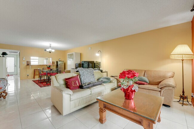 Building Photo - 3305 Aruba Way