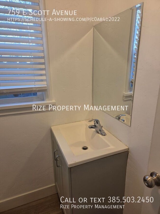 Building Photo - 759 E Scott Ave