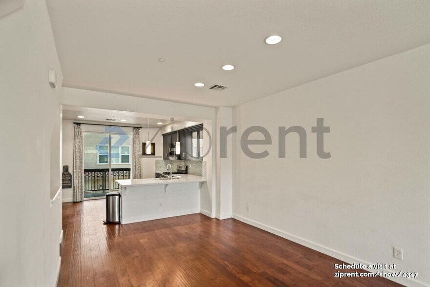 Building Photo - 960 Highland Terrace