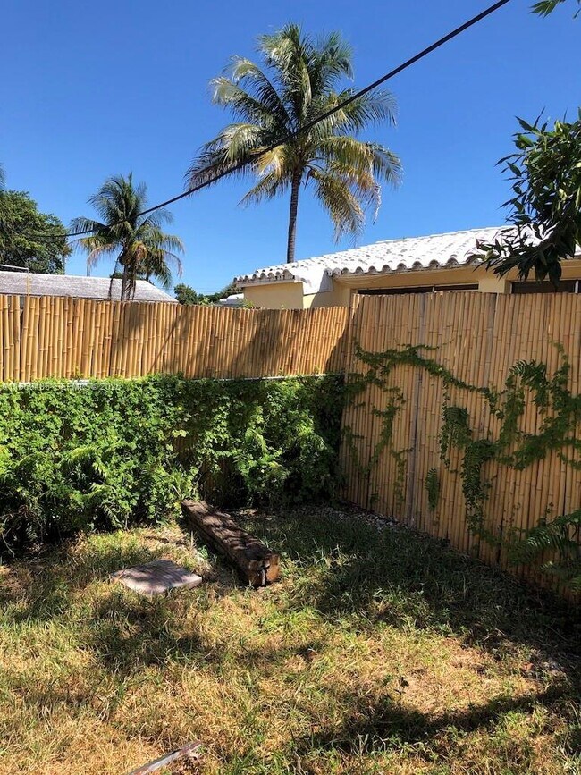 Building Photo - 23 SE 12th St