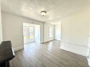 Building Photo - 73 Saratoga Ave