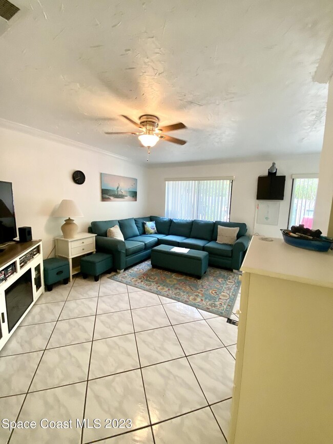 Building Photo - 8755 Banyan Way