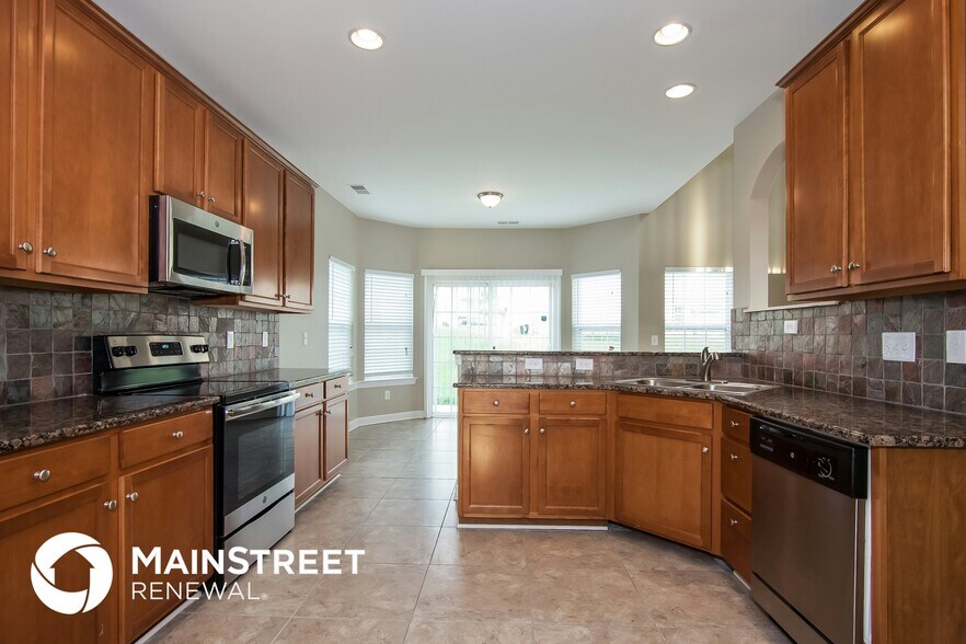 Building Photo - 453 Clearwater Dr
