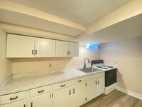 Building Photo - 16 Linwood St