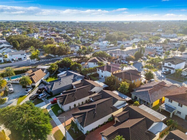 Building Photo - 9532 SW 154th Pl