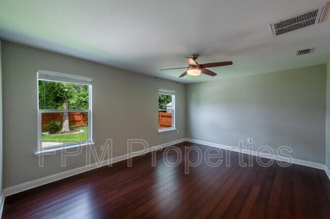Building Photo - 4127 Shirley Ave