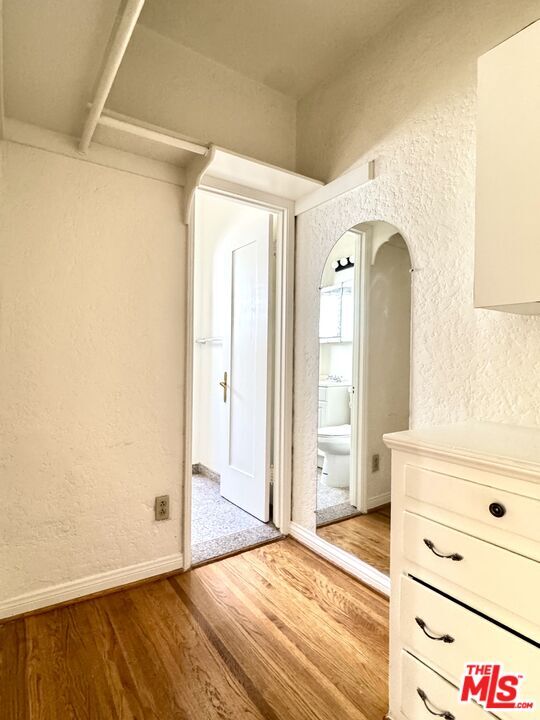 Building Photo - 121 N Swall Dr