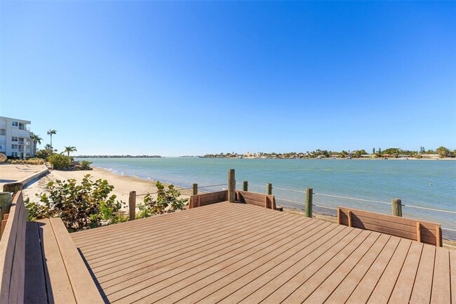 Building Photo - 6357 Bahia Del Mar Blvd S