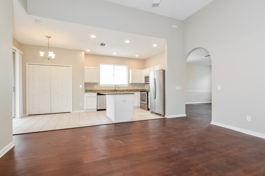 Building Photo - 18217 Brookpark Dr