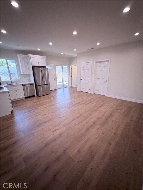 Building Photo - 8146 Vantage Ave